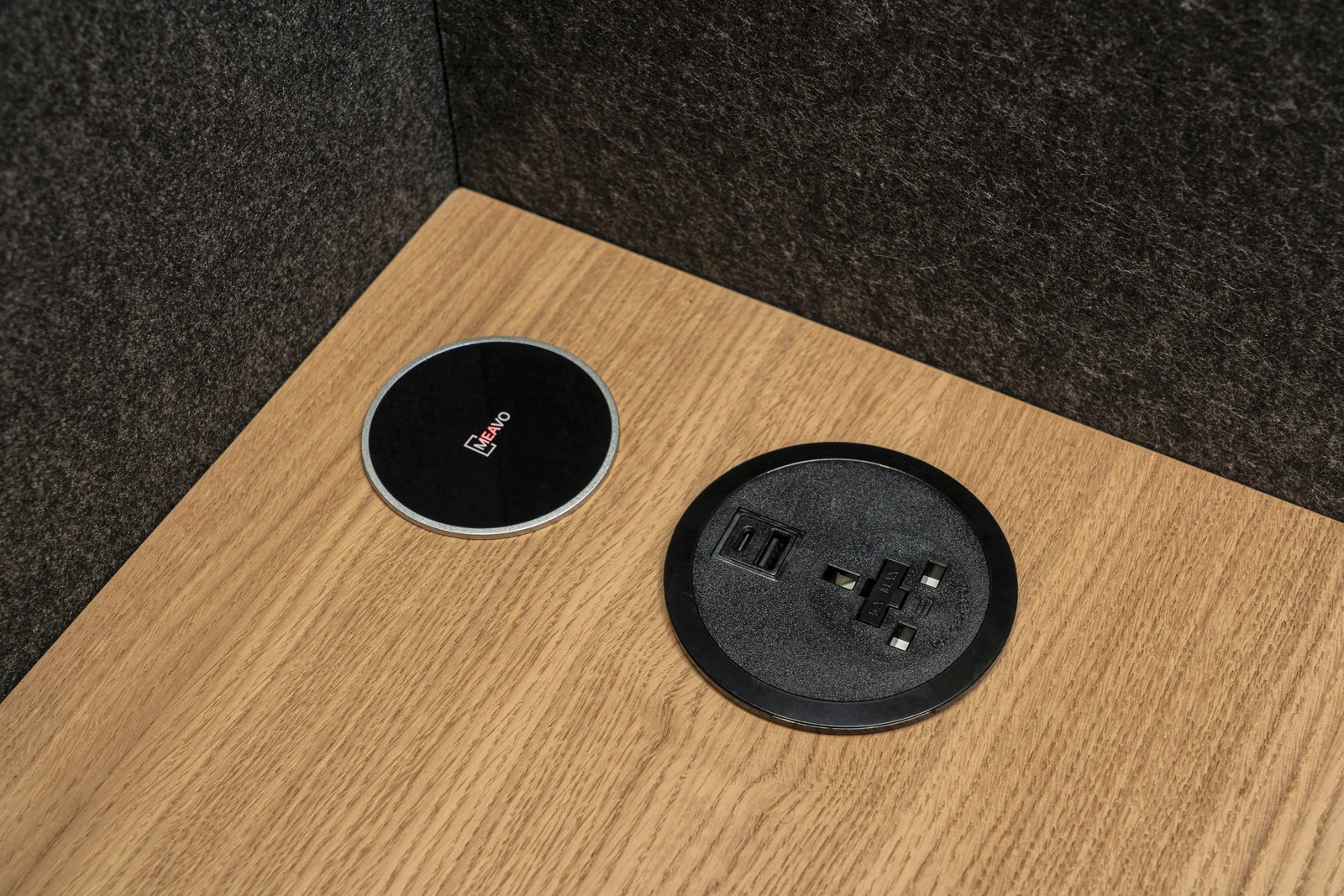 MEAVO Soho desktop with a charging pad, UK power socket and USB ports